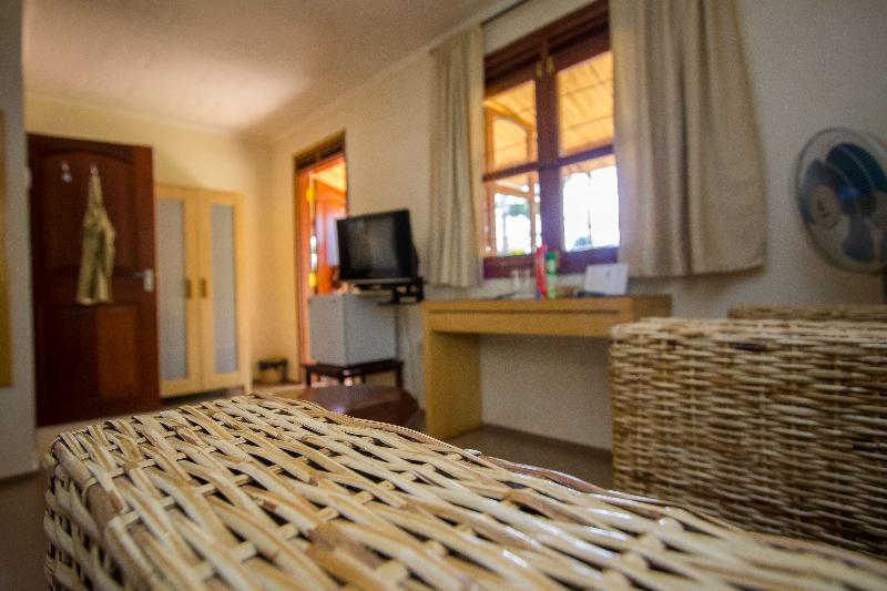 2 Friends Guest House Джінджа Екстер'єр фото